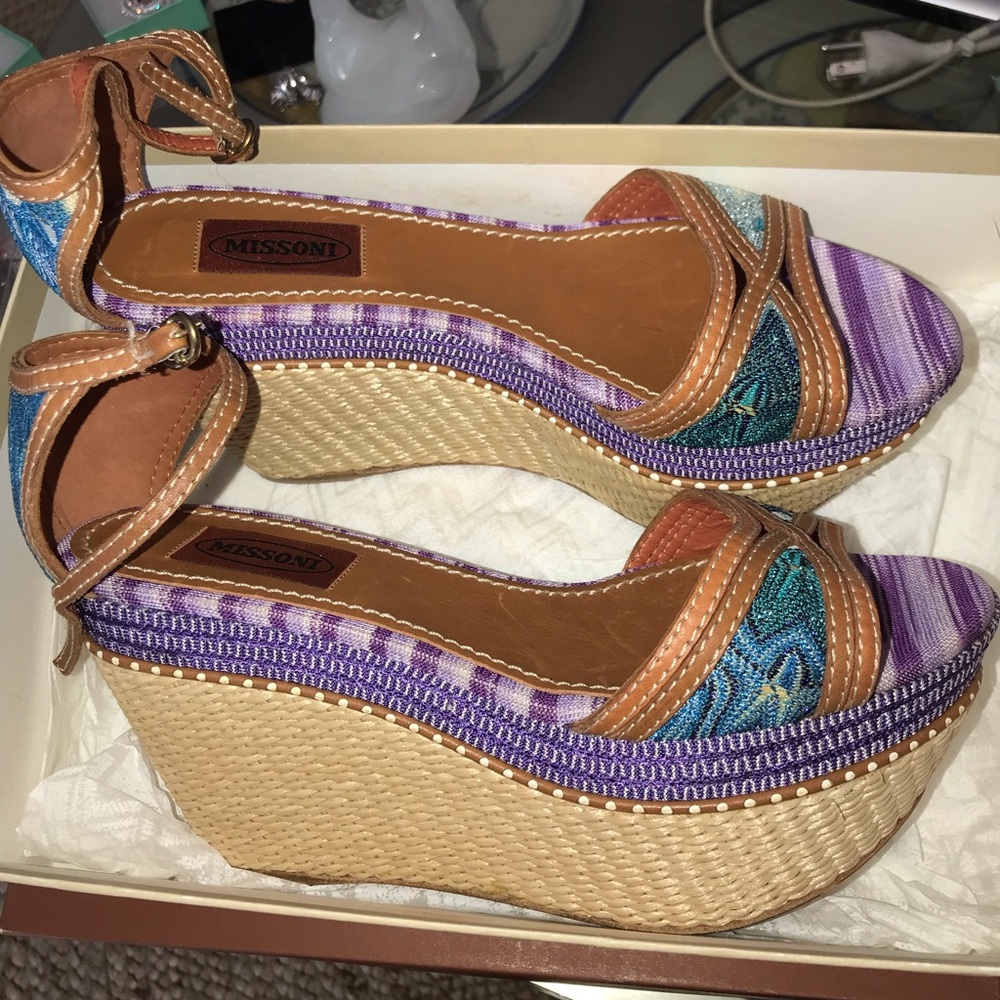 Missoni wedge sandal 38 7 7.5 raffia